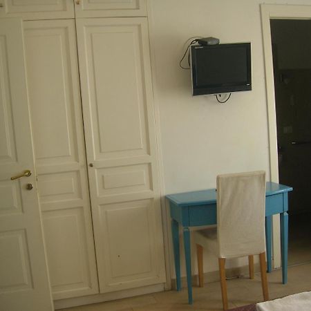 Light Inn Affittacamere Рим Экстерьер фото