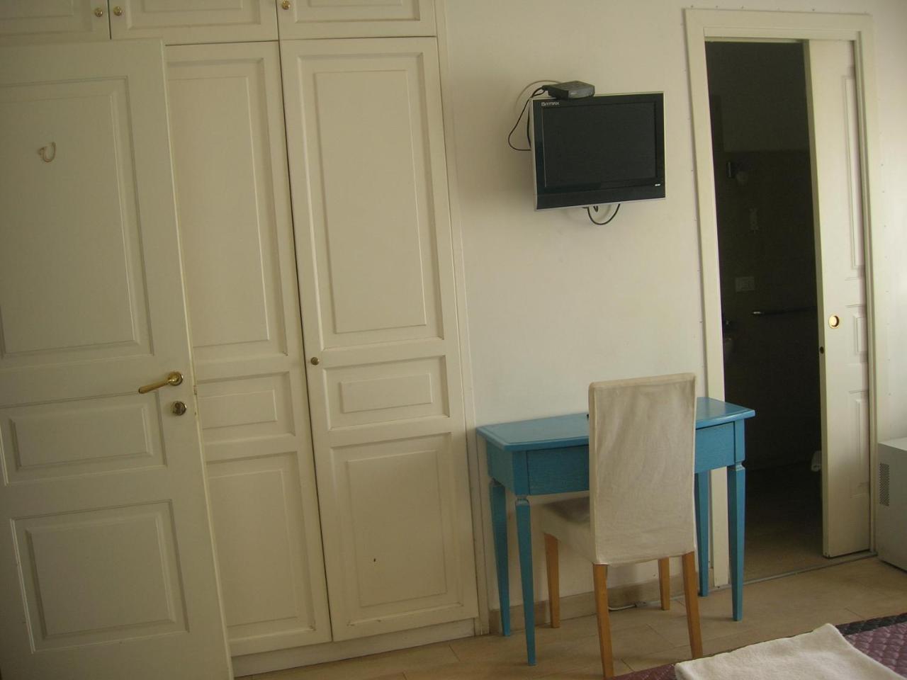 Light Inn Affittacamere Рим Экстерьер фото