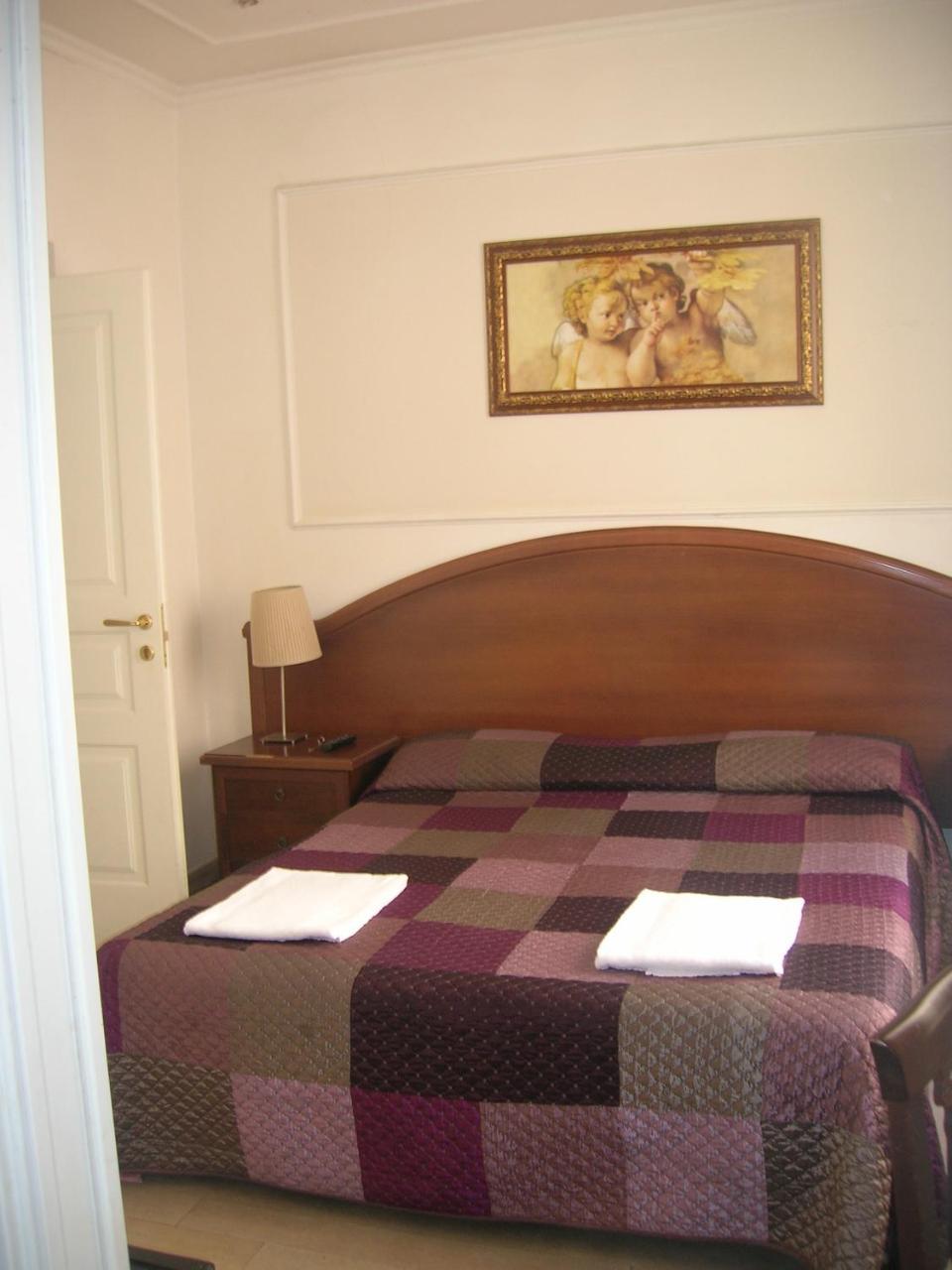 Light Inn Affittacamere Рим Экстерьер фото
